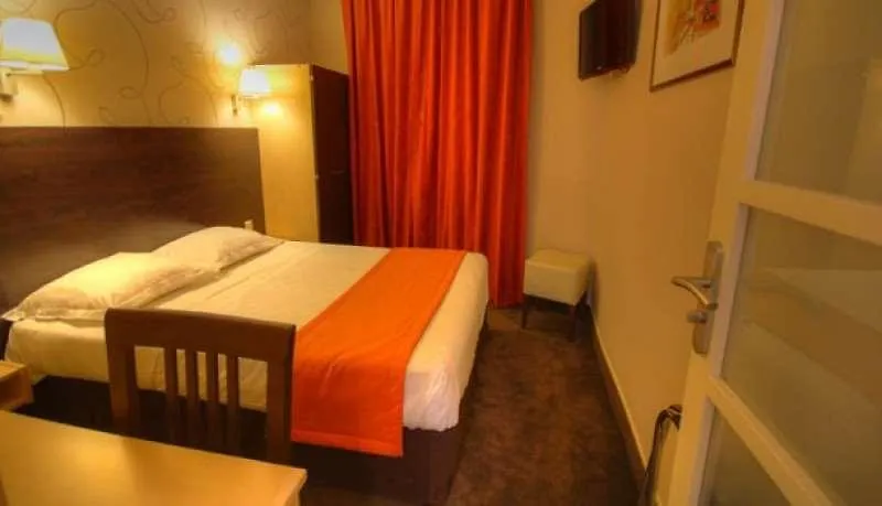 Hotel Des Trois Gares Paris