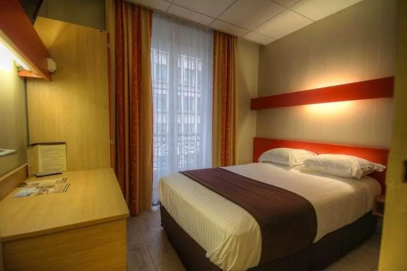 Hotel Des Trois Gares Paris 3*,
