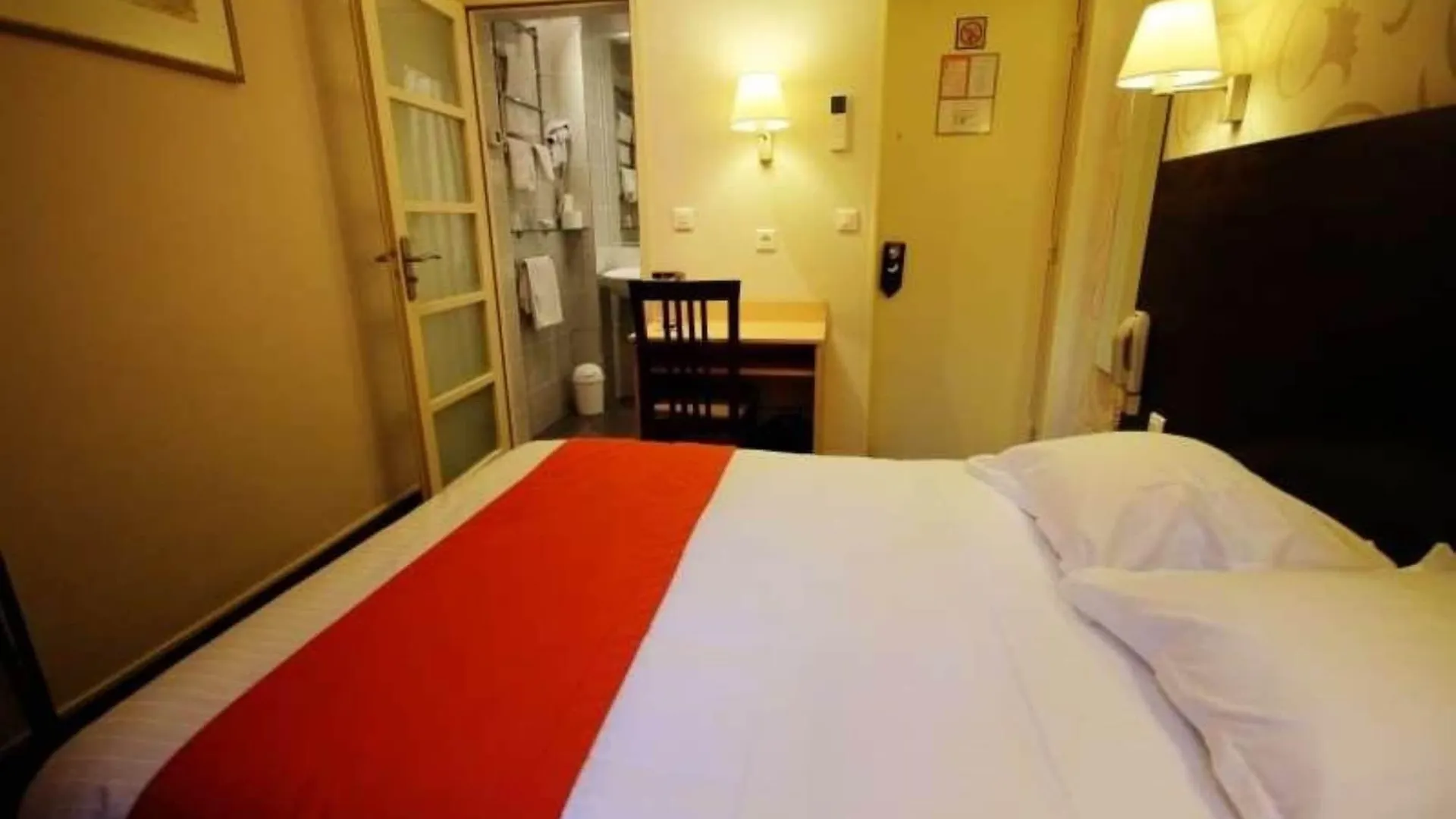 Hotel Des Trois Gares Paris