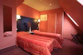 Hotel Des Trois Gares Paris 3*,