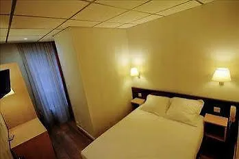 Hotel Des Trois Gares Paris