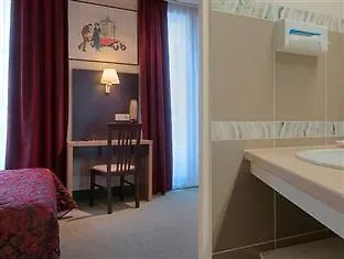 Hotel Des Trois Gares Paris